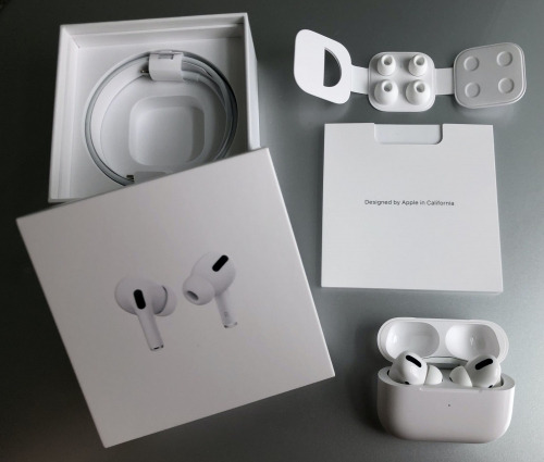 Apple Airpods Pro 2nd Gen ANC Dubai Version - Image 3